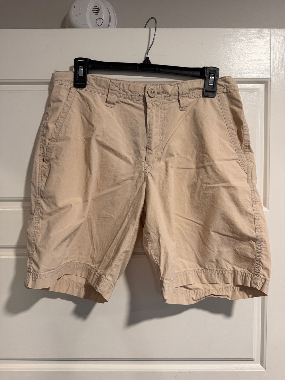 Columbia Men's Casual Beige Shorts - Classic Chino Style